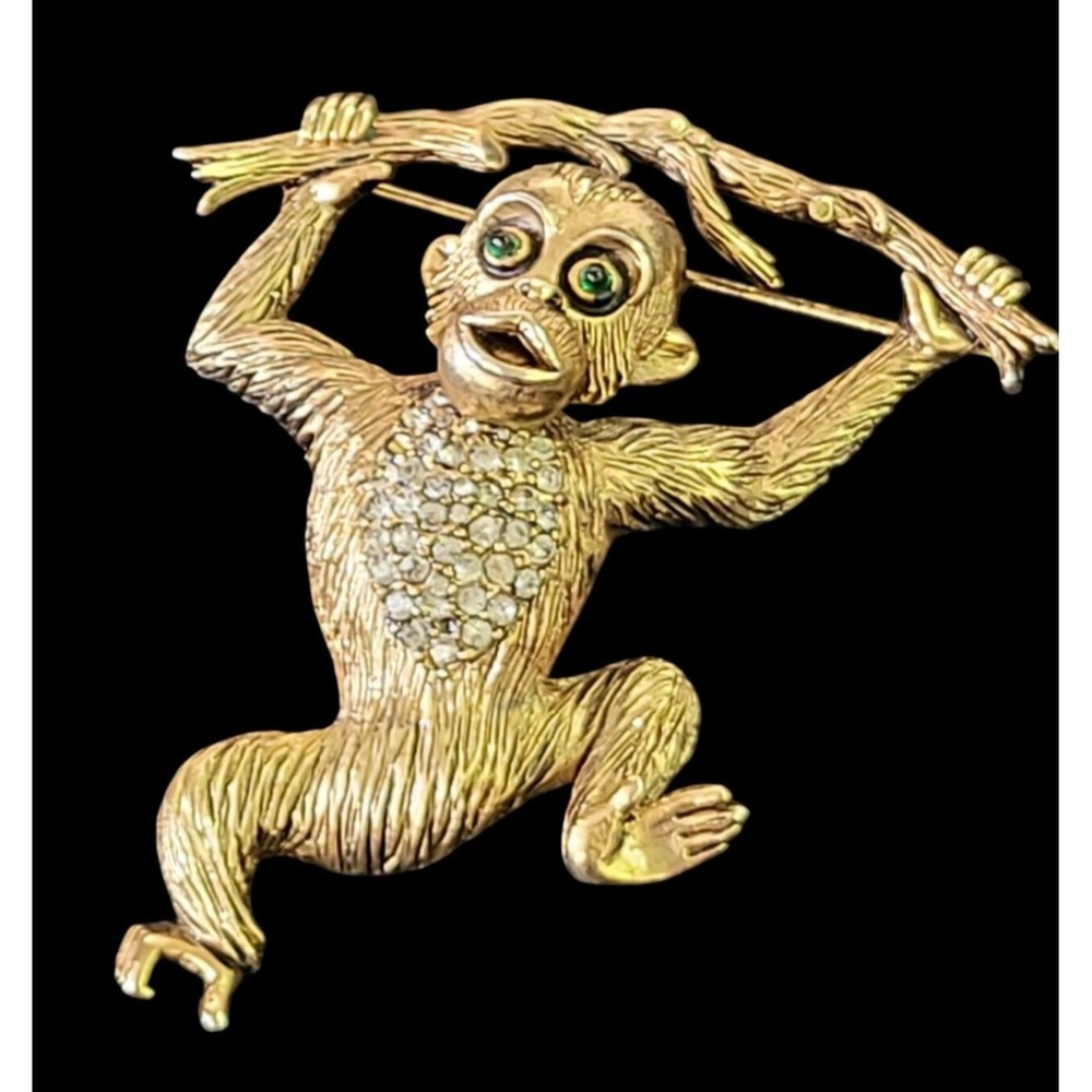 HATTIE CARNEGIE 3D Figural Pave Rhinestone Monkey On Branch Vintage Brooch Pin
